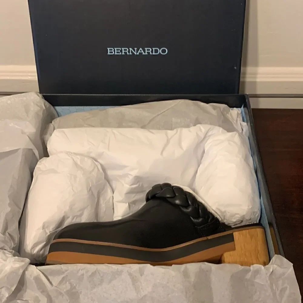 Bernardo footwear Women’s leather upper/ lining mule in black size 7,5, NIB - Picture 8 of 14